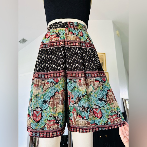 Vintage 80’s Castle Print High Waist Shorts Set - Picture 8 of 15